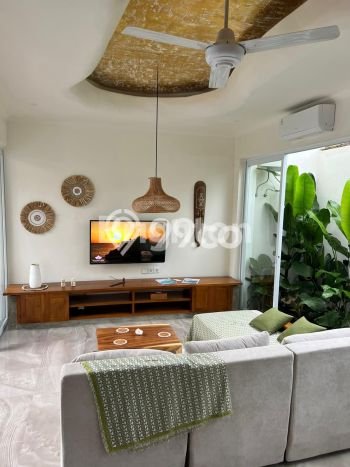 Vila Kawasan , Area 200m2m², For Rent, Lingkungan Nyaman Vila Kawasan , Area 200m2m², For Rent, Lingkungan Nyaman