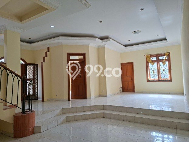 Hunian Elit LB 300m2 Siap Pakai Desain Elegan di Pajajaran, Bandung Hunian Elit LB 300m2 Siap Pakai Desain Elegan di Pajajaran, Bandung