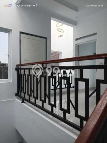 Rumah Luas Asri 3 KT Siap Pakai di Joglo Jakarta Barat Rumah Luas Asri 3 KT Siap Pakai di Joglo Jakarta Barat