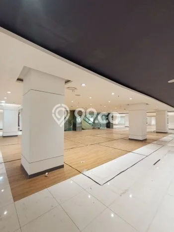 Unit Kantor disewakan di Kebayoran Baru Jakarta Selatan dengan LT 2838m2 / LB 2838m2 Unit Kantor disewakan di Kebayoran Baru Jakarta Selatan dengan LT 2838m2 / LB 2838m2