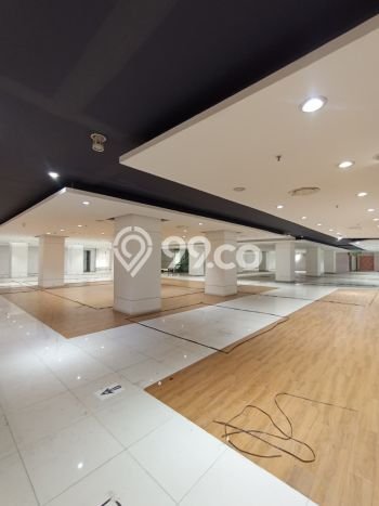Unit Kantor disewakan di Kebayoran Baru Jakarta Selatan dengan LT 2838m2 / LB 2838m2 Unit Kantor disewakan di Kebayoran Baru Jakarta Selatan dengan LT 2838m2 / LB 2838m2
