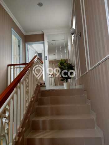 Rumah Elit Modern Siap Huni di BSD Tangerang Rumah Elit Modern Siap Huni di BSD Tangerang