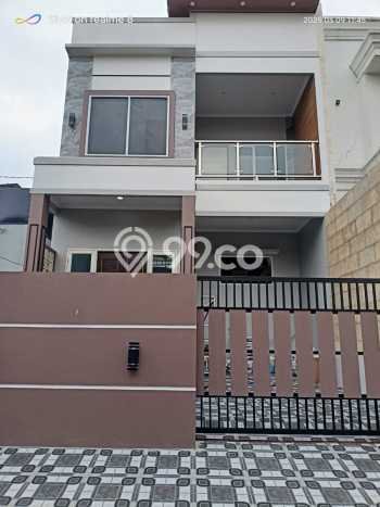 Rumah Luas Asri 3 KT Siap Pakai di Joglo Jakarta Barat Rumah Luas Asri 3 KT Siap Pakai di Joglo Jakarta Barat
