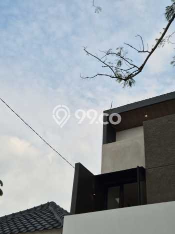Dijual Hunian Rumah Terawat 3 KT di Bintaro, Tangerang Selatan Dijual Hunian Rumah Terawat 3 KT di Bintaro, Tangerang Selatan