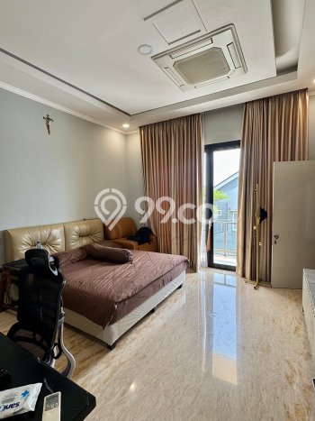 Rumah Mewah Siap Huni LT 293m2 di BSD, Tangerang Selatan Rumah Mewah Siap Huni LT 293m2 di BSD, Tangerang Selatan