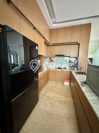 Rumah Mewah Siap Huni LT 293m2 di BSD, Tangerang Selatan Rumah Mewah Siap Huni LT 293m2 di BSD, Tangerang Selatan