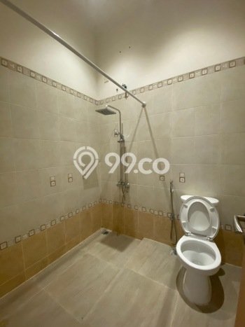 Hunian Elit LB 200m2 Siap Huni Desain Elegan di Gading Serpong, Tangerang Hunian Elit LB 200m2 Siap Huni Desain Elegan di Gading Serpong, Tangerang