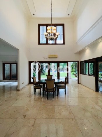 For Sale! Premium House LT 812m2 Desain Elegan di Kemang For Sale! Premium House LT 812m2 Desain Elegan di Kemang