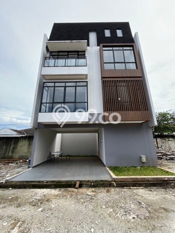 Hunian Elit LB 147m2 Siap Huni Desain Elegan di Kemang, Jakarta Selatan Hunian Elit LB 147m2 Siap Huni Desain Elegan di Kemang, Jakarta Selatan