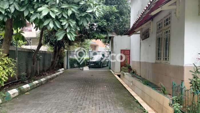 Lahan Strategis di Kebayoran Lama Dijual dengan Luas 2105m2 Lahan Strategis di Kebayoran Lama Dijual dengan Luas 2105m2