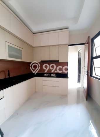 Siap Huni Hunian Elit 5 Kamar di BSD Dekat ke Mana Pun Siap Huni Hunian Elit 5 Kamar di BSD Dekat ke Mana Pun