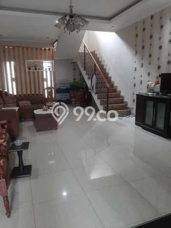 Dijual Rumah Mewah Elegan Dengan View Cantik di Kav DKI, Jakarta Barat Dijual Rumah Mewah Elegan Dengan View Cantik di Kav DKI, Jakarta Barat