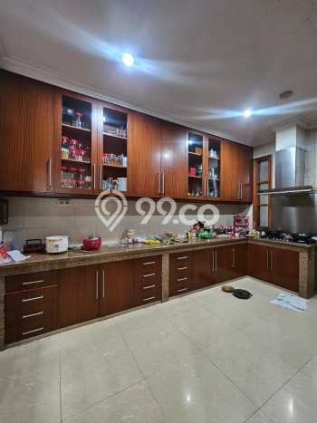 Ready to Use! Luxury House LT 1573m2 Desain Elegan di Kedoya Baru Ready to Use! Luxury House LT 1573m2 Desain Elegan di Kedoya Baru