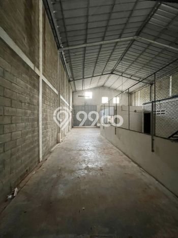 Unit Gudang Disewa Lokasi BSD, Tangerang Selatan Spesifikasi Luas Bangunan 450m2 Unit Gudang Disewa Lokasi BSD, Tangerang Selatan Spesifikasi Luas Bangunan 450m2