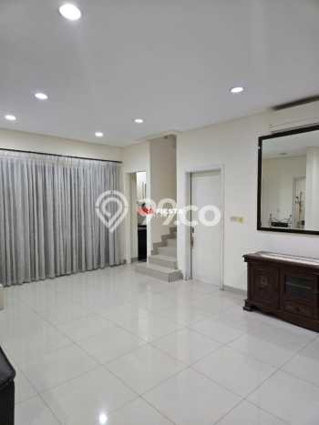 Rumah Mewah LB 211m2 Siap Pakai Desain Elegan di Green Lake City, Jakarta Barat Rumah Mewah LB 211m2 Siap Pakai Desain Elegan di Green Lake City, Jakarta Barat