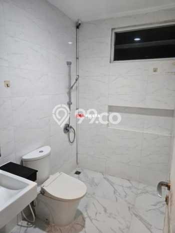 Rumah Mewah LB 211m2 Siap Pakai Desain Elegan di Green Lake City, Jakarta Barat Rumah Mewah LB 211m2 Siap Pakai Desain Elegan di Green Lake City, Jakarta Barat