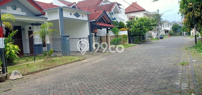 Rumah Luas Asri 4 KT Siap Pakai di Araya Malang Rumah Luas Asri 4 KT Siap Pakai di Araya Malang