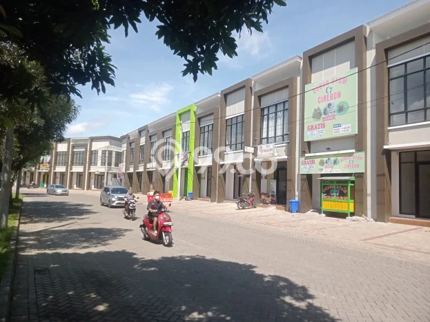AREA BISNIS! Ruko Kawasan Curug, Luas 83m2m², Akses Utama AREA BISNIS! Ruko Kawasan Curug, Luas 83m2m², Akses Utama