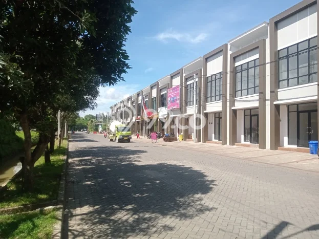 KAWASAN PREMIUM! Ruko Kawasan Curug, Luas 83m2m², Jalan Utama KAWASAN PREMIUM! Ruko Kawasan Curug, Luas 83m2m², Jalan Utama