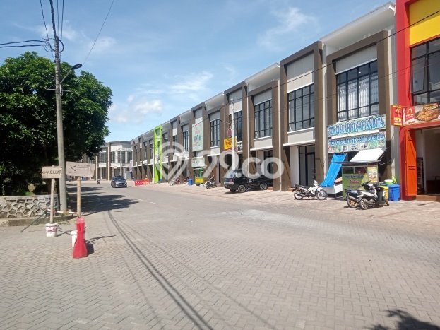 AREA BISNIS! Ruko Kawasan Curug, Luas 83m2m², Akses Utama AREA BISNIS! Ruko Kawasan Curug, Luas 83m2m², Akses Utama