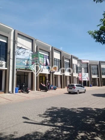 KAWASAN PREMIUM! Ruko Kawasan Curug, Luas 83m2m², Jalan Utama KAWASAN PREMIUM! Ruko Kawasan Curug, Luas 83m2m², Jalan Utama
