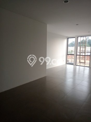 LOKASI STRATEGIS! Ruko di Legok, Luas 165m2m², Akses Utama LOKASI STRATEGIS! Ruko di Legok, Luas 165m2m², Akses Utama
