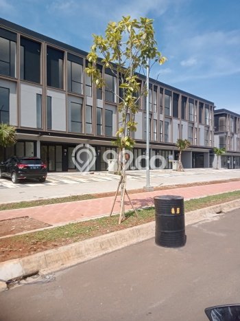 LOKASI STRATEGIS! Ruko di Legok, Luas 165m2m², Akses Utama LOKASI STRATEGIS! Ruko di Legok, Luas 165m2m², Akses Utama