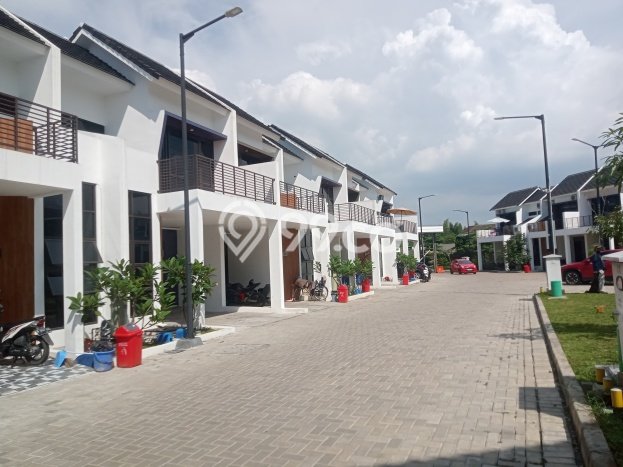 For Sale Rumah 4 Kamar Lokasi Strategis Nyaman dan Strategis di Curug For Sale Rumah 4 Kamar Lokasi Strategis Nyaman dan Strategis di Curug