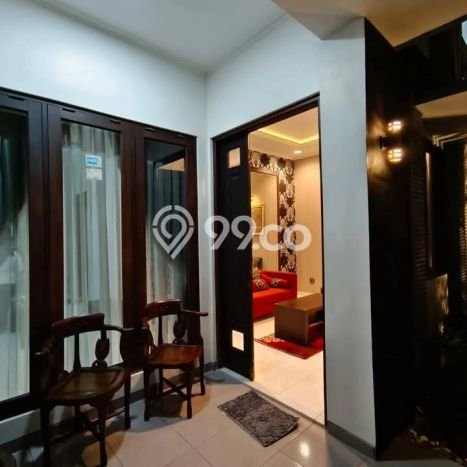 Rumah Modern LB/LT 200m2/188m2 Dijual Area Pleburan, Semarang Rumah Modern LB/LT 200m2/188m2 Dijual Area Pleburan, Semarang