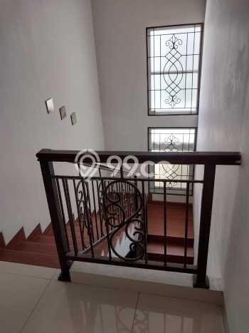 Rumah Luxury Modern Tanpa Renovasi di Gading Serpong Tangerang Rumah Luxury Modern Tanpa Renovasi di Gading Serpong Tangerang