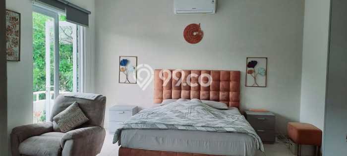 Rumah Mewah LB 198m2 Siap Pakai Desain Elegan di BSD The Green, Tangerang Rumah Mewah LB 198m2 Siap Pakai Desain Elegan di BSD The Green, Tangerang