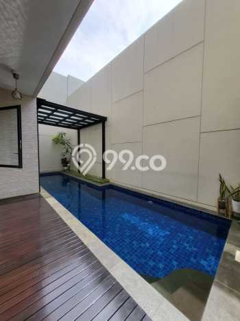 Ready to Use! Luxury House LT 220m2 Desain Modern di BSD Ready to Use! Luxury House LT 220m2 Desain Modern di BSD