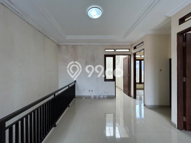 For Sale Rumah 4 Kamar Lokasi Strategis Bagus dan Strategis di Tebet For Sale Rumah 4 Kamar Lokasi Strategis Bagus dan Strategis di Tebet