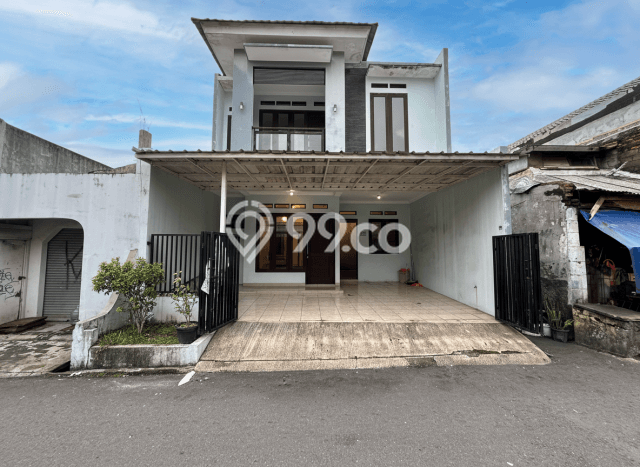 For Sale Rumah 4 Kamar Lokasi Strategis Bagus dan Strategis di Tebet For Sale Rumah 4 Kamar Lokasi Strategis Bagus dan Strategis di Tebet