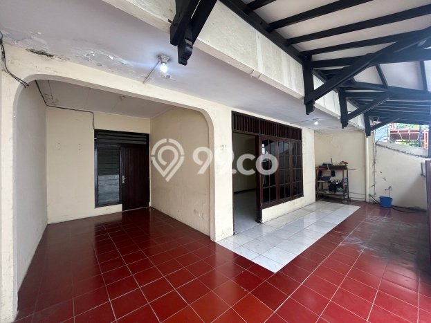 Rumah Strategis Modern Lb 150m2 di Tebet, Jakarta Selatan Rumah Strategis Modern Lb 150m2 di Tebet, Jakarta Selatan