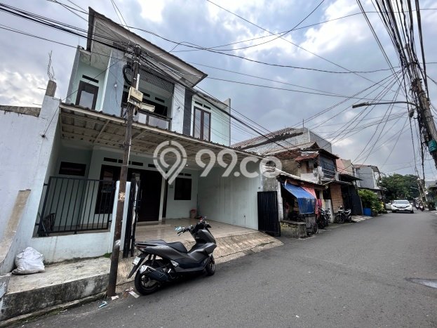 For Sale Rumah 4 Kamar Lokasi Strategis Bagus dan Strategis di Tebet For Sale Rumah 4 Kamar Lokasi Strategis Bagus dan Strategis di Tebet