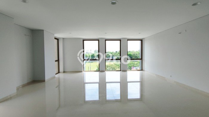 Ruko Dijual di Tangerang LT 181m2 & LB 583m2 Lokasi Terbaik! Ruko Dijual di Tangerang LT 181m2 & LB 583m2 Lokasi Terbaik!