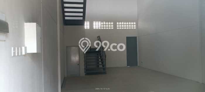Untuk Dijual! Gudang di BSD City Tangerang LT 120m2 / LB 130m2 Kawasan Strategis Untuk Dijual! Gudang di BSD City Tangerang LT 120m2 / LB 130m2 Kawasan Strategis