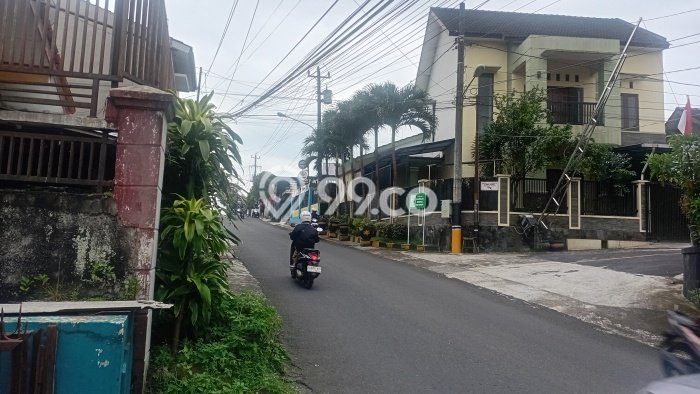 Rumah Modern Cantik 5 Kamar Siap Huni di Magelang Utara Rumah Modern Cantik 5 Kamar Siap Huni di Magelang Utara