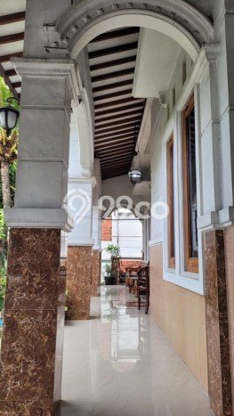 Hunian Mewah LB 300m2 Siap Huni Desain Elegan di Maguwoharjo, Yogyakarta Hunian Mewah LB 300m2 Siap Huni Desain Elegan di Maguwoharjo, Yogyakarta