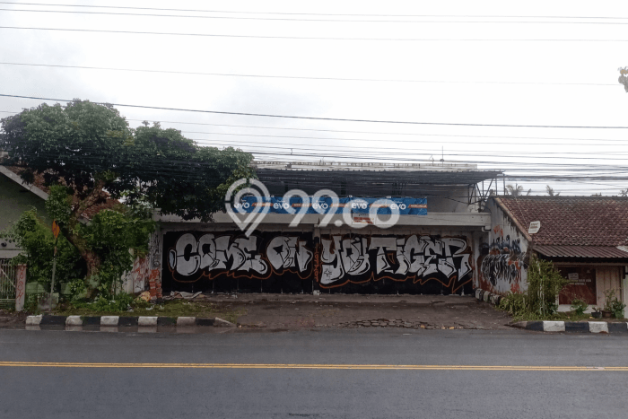 Area Ramai! Komersial Dijual di Magelang Utara untuk Bisnis Luas Bangunan 250m2 Area Ramai! Komersial Dijual di Magelang Utara untuk Bisnis Luas Bangunan 250m2