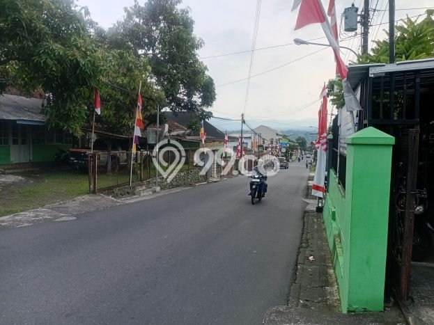 Dijual Rumah 5 Kamar Lokasi Ideal Bagus dan Strategis di Magelang Tengah Dijual Rumah 5 Kamar Lokasi Ideal Bagus dan Strategis di Magelang Tengah