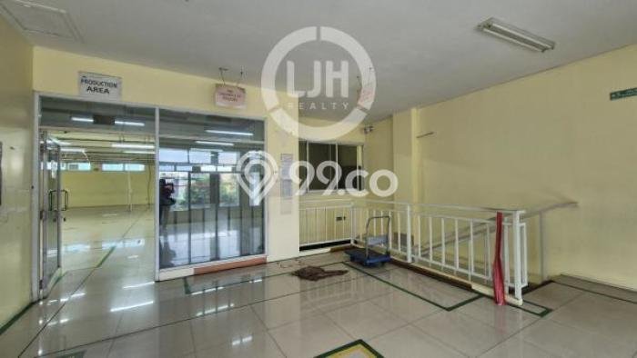 Unit Gudang Disewa Lokasi Cakung, Jakarta Timur Spesifikasi Luas Bangunan 1177m2 Unit Gudang Disewa Lokasi Cakung, Jakarta Timur Spesifikasi Luas Bangunan 1177m2