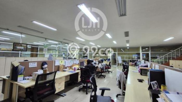Unit Gudang Disewa Lokasi Cakung, Jakarta Timur Spesifikasi Luas Bangunan 1177m2 Unit Gudang Disewa Lokasi Cakung, Jakarta Timur Spesifikasi Luas Bangunan 1177m2