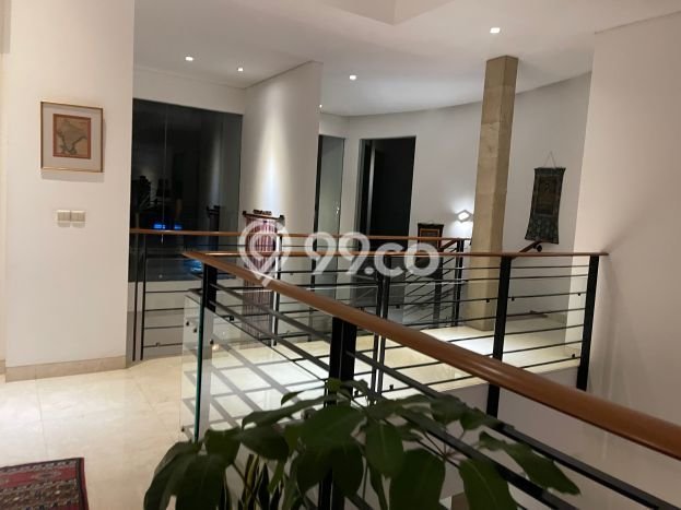 Hunian Nyaman 6 KT di , Jakarta Selatan - Luas Tanah 812m2m² Hunian Nyaman 6 KT di , Jakarta Selatan - Luas Tanah 812m2m²
