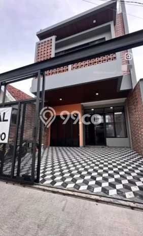 Disewakan Rumah Konsep Modern di Tebet Jakarta Selatan dengan 4 Kamar Disewakan Rumah Konsep Modern di Tebet Jakarta Selatan dengan 4 Kamar