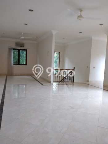 Hunian Ideal dengan LT 750m2 & LB 500m2 Disewakan di Kemang Hunian Ideal dengan LT 750m2 & LB 500m2 Disewakan di Kemang