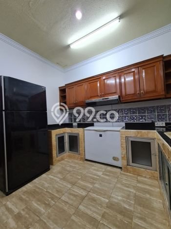 Rumah Disewakan Jakarta Selatan LT 420m2 LB 350m2 Kawasan Ampera Rumah Disewakan Jakarta Selatan LT 420m2 LB 350m2 Kawasan Ampera