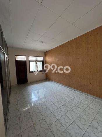 Disewakan Rumah Konsep Minimalis di Pancoran Jakarta Selatan dengan 5 KT Disewakan Rumah Konsep Minimalis di Pancoran Jakarta Selatan dengan 5 KT