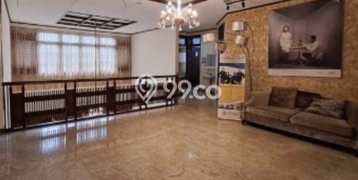 Hunian Modern dengan LT 480m2 & LB 500m2 Dikontrakkan di Gandaria Hunian Modern dengan LT 480m2 & LB 500m2 Dikontrakkan di Gandaria